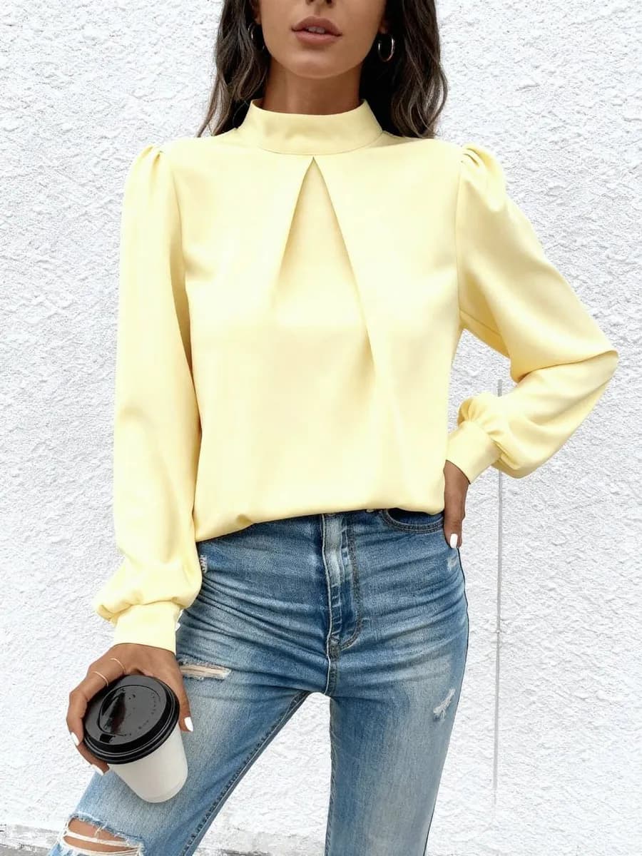 Нарядная блузка с широким рукавом больших размеров