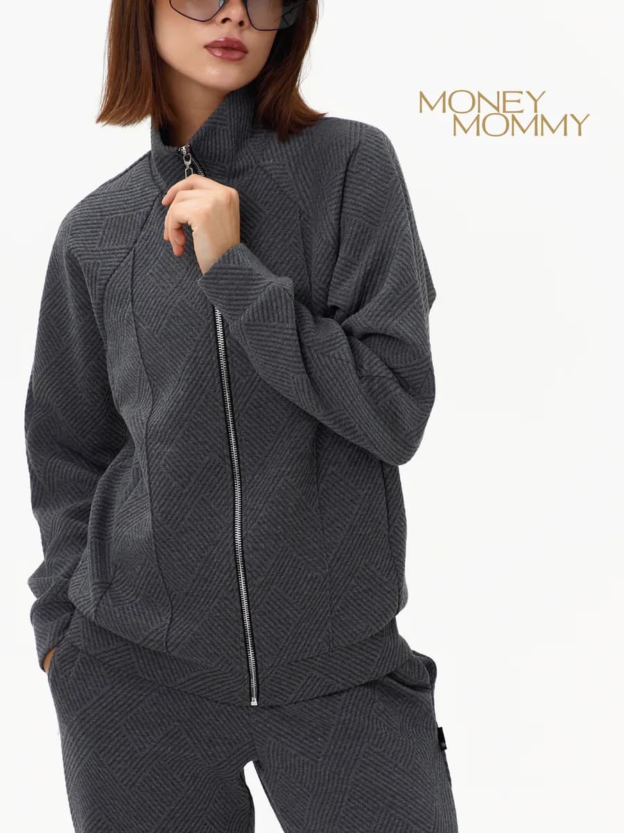 Спортивный костюм на молнии