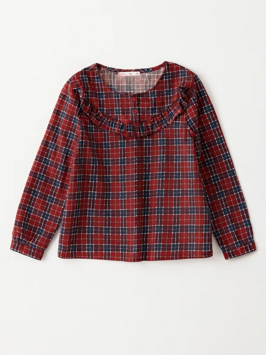 Блузка в клетку с рюшами