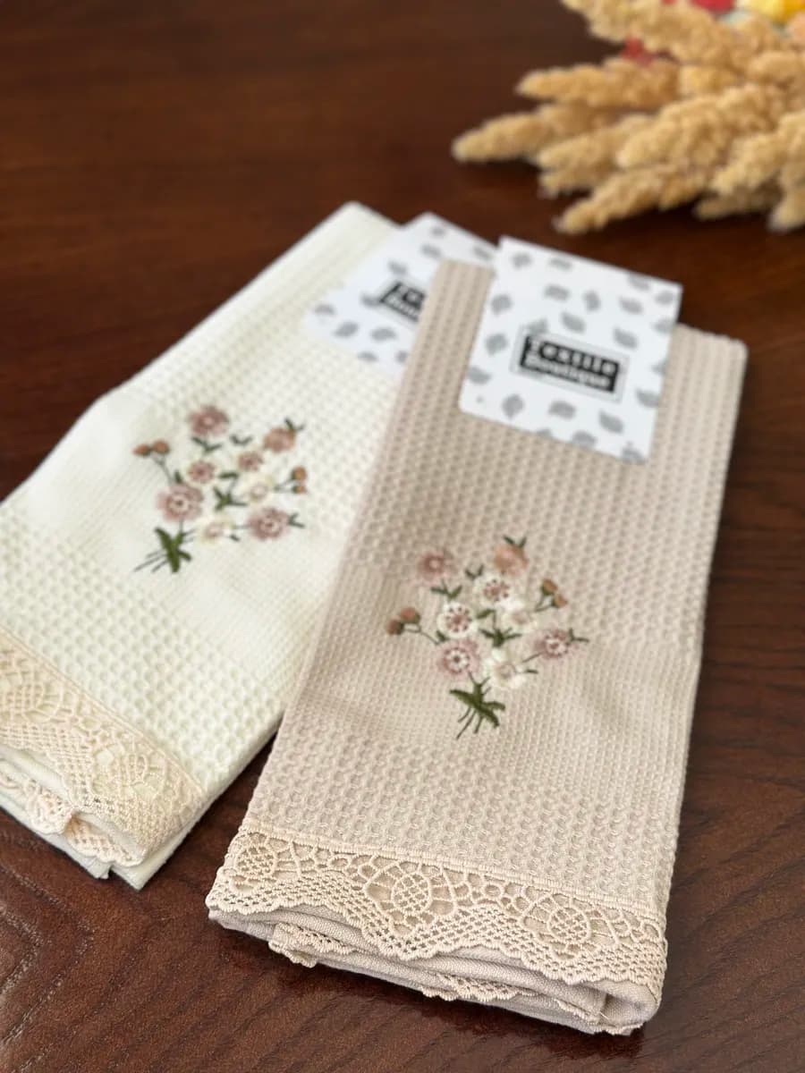 Набор полотенец вафельных с вышивкой и кружевом (2 шт.) - фото 1