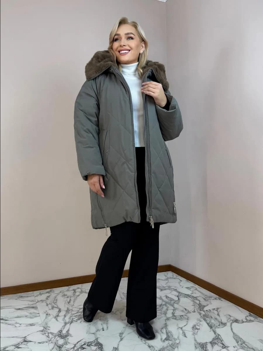 Куртка зимняя с капюшоном - фото 1