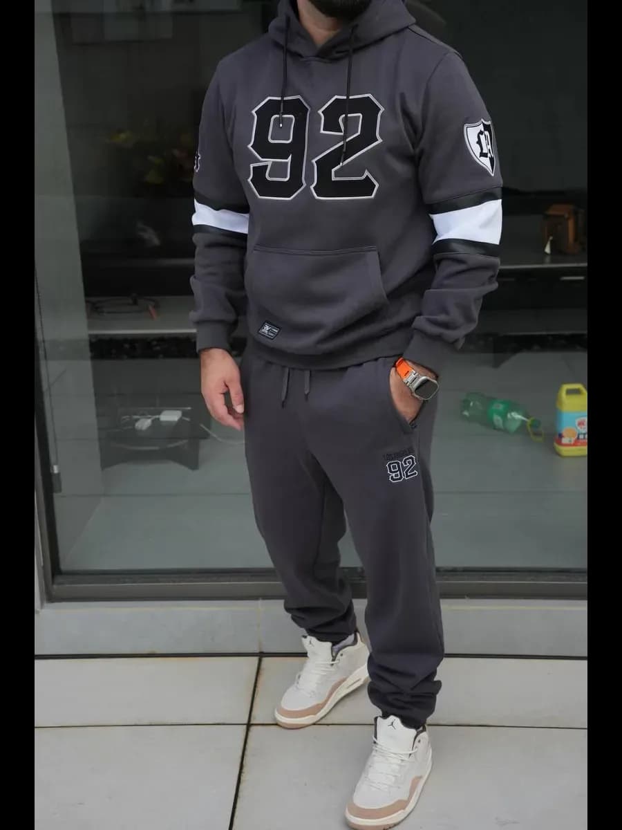 Зимний спортивный костюм с начесом