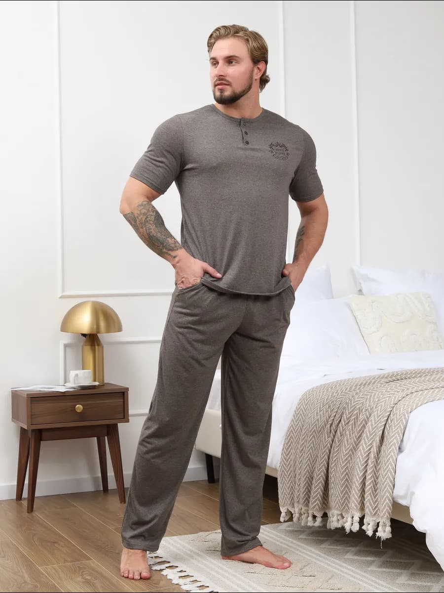 Пижама со штанами и футболкой