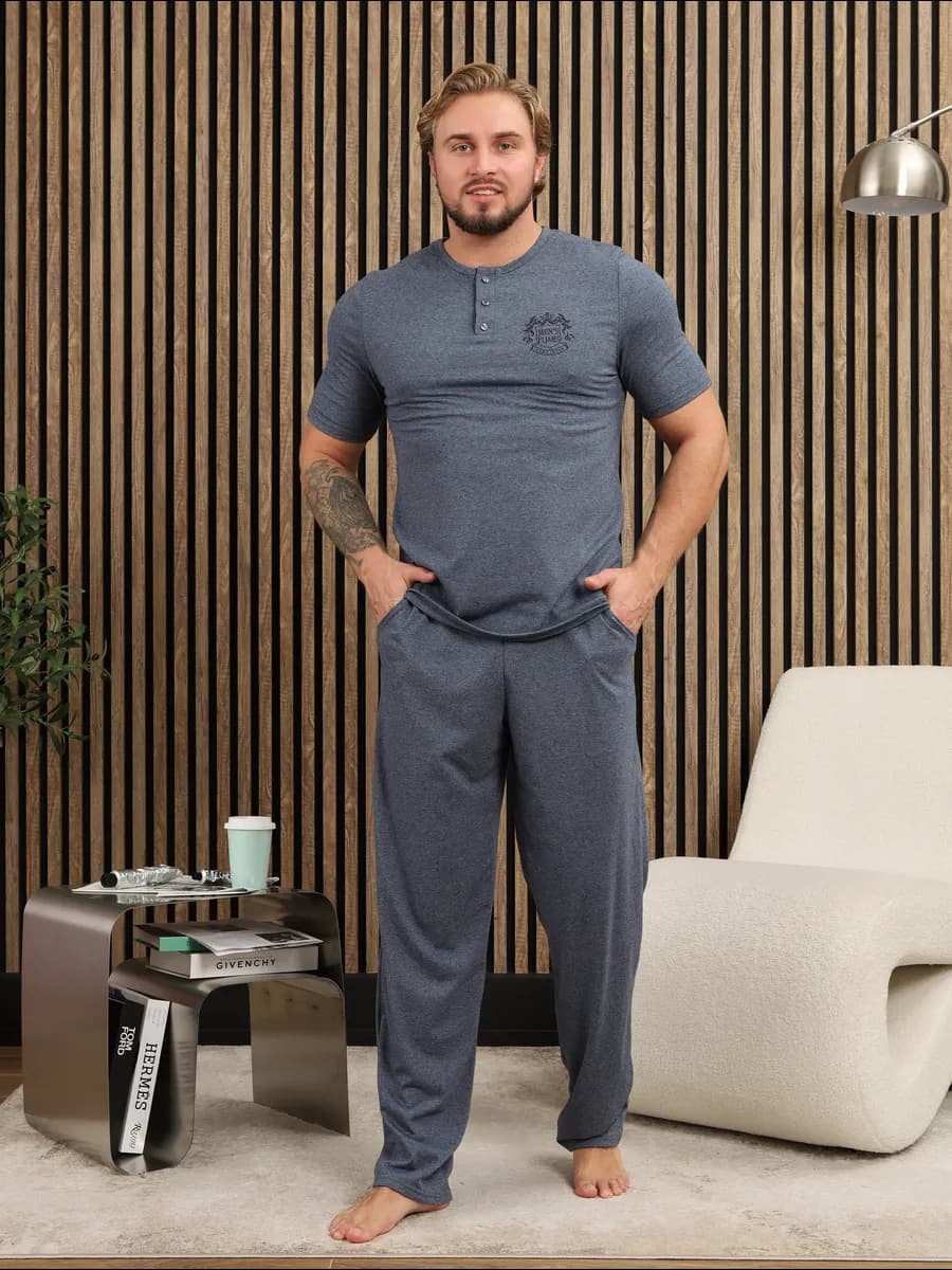 Пижама со штанами и футболкой