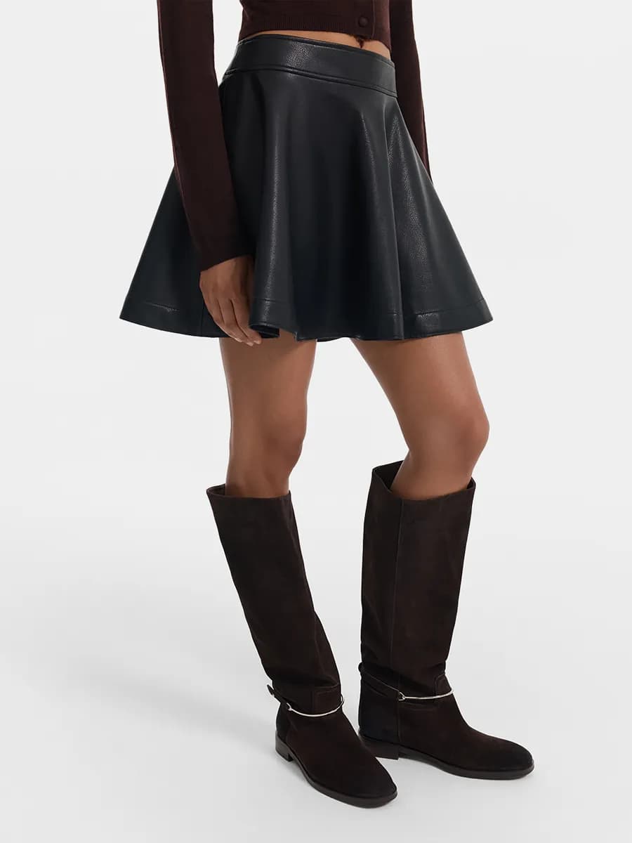 Расклешенная юбка мини из экокожи