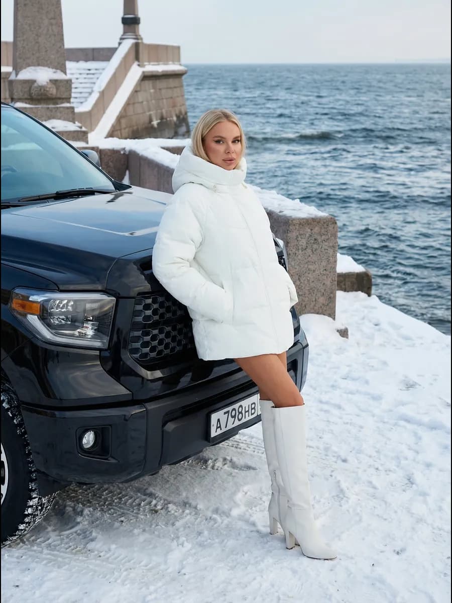 Зимняя куртка с капюшоном