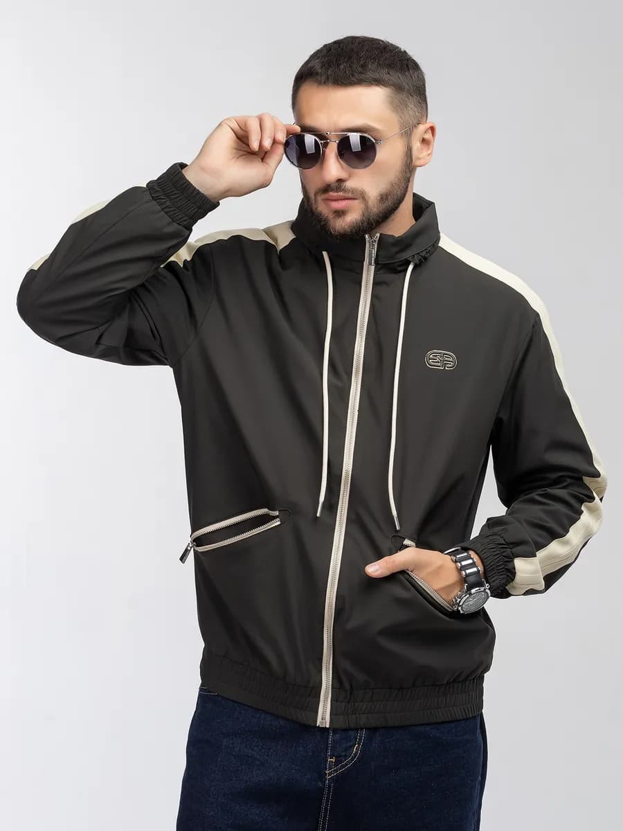 Ветровка спортивная без капюшона на осень