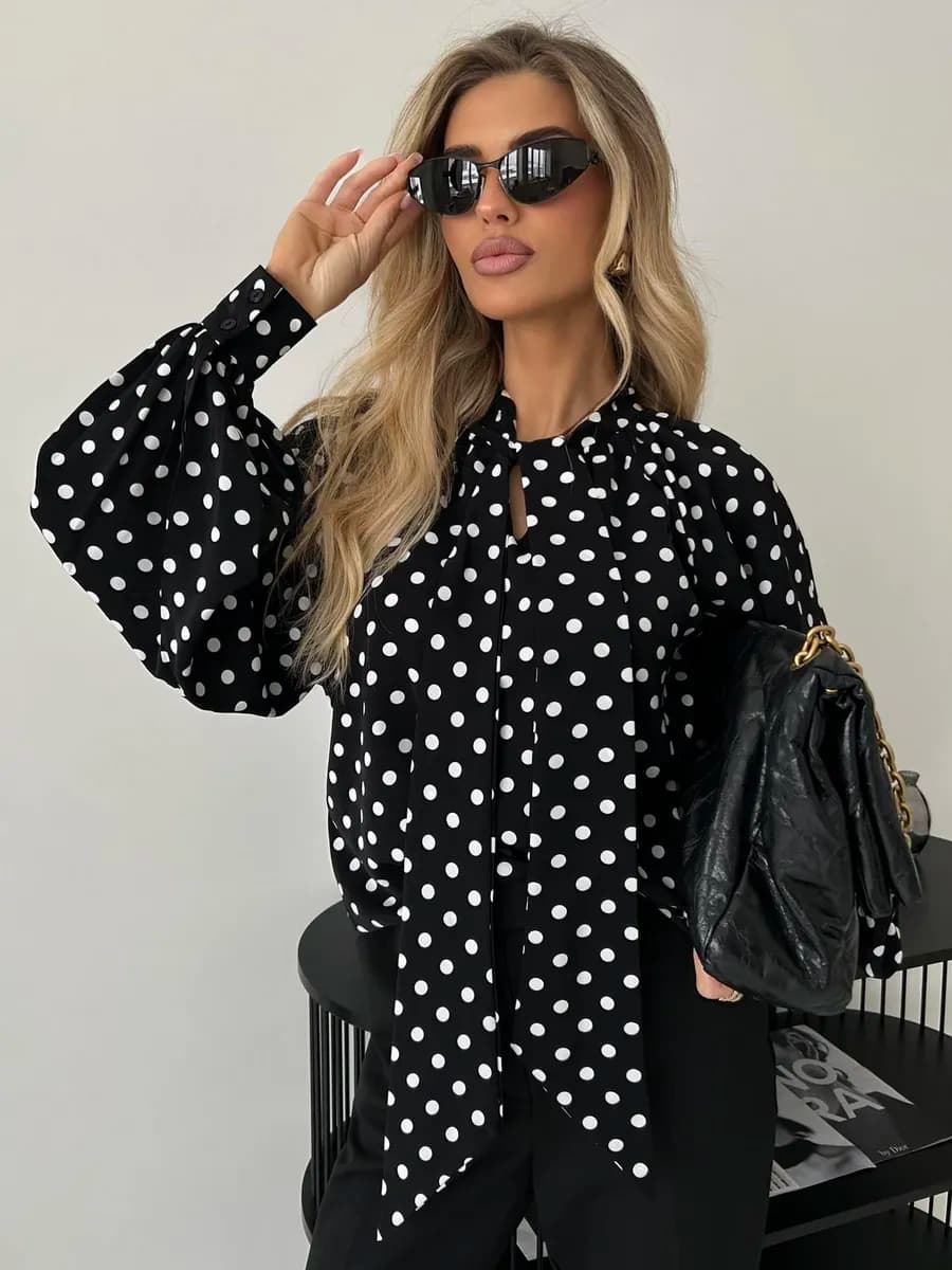 Блузка нарядная в горошек с бантом офисная