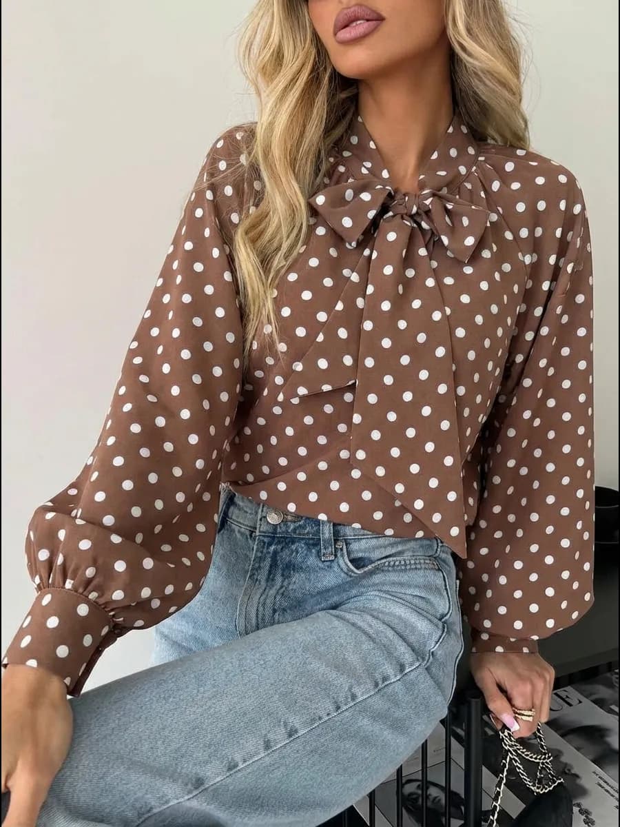 Блузка нарядная в горошек офисная с бантом