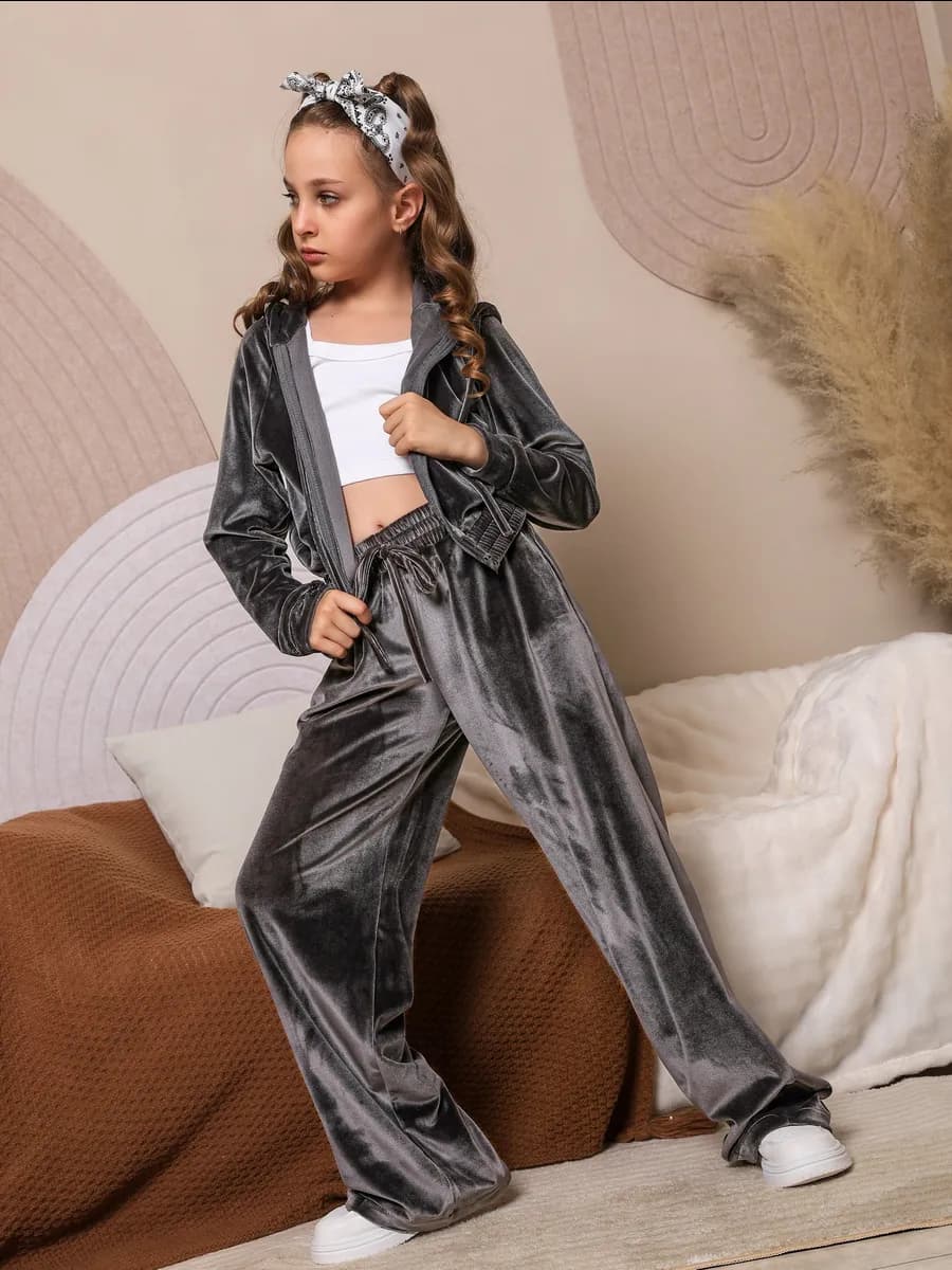 Велюровый костюм спортивный для девочек