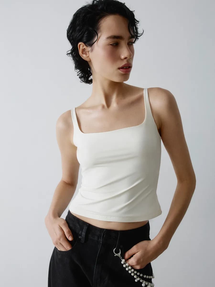 Укороченный топ из линейки Young