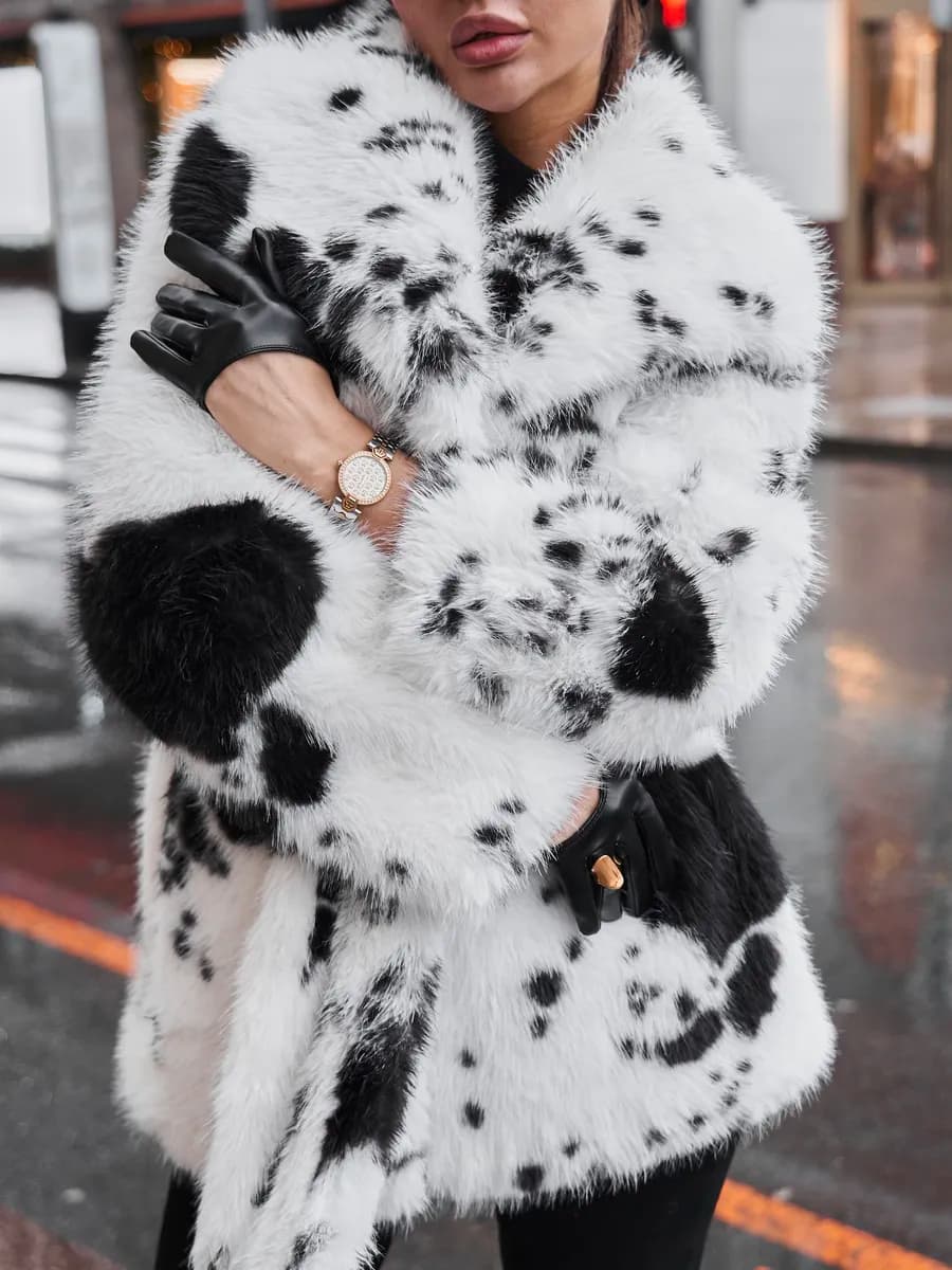 Шуба искусственная короткая с поясом из экомеха