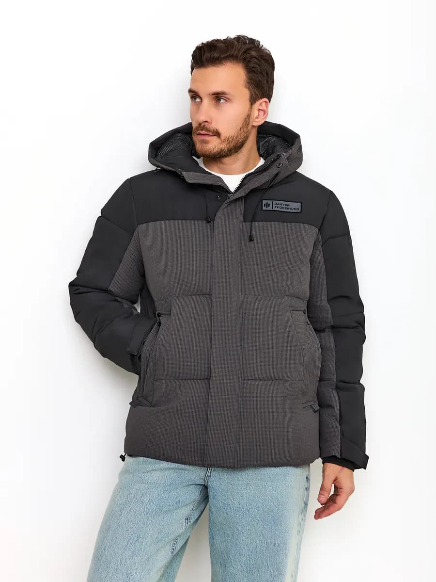 Зимняя куртка с капюшоном