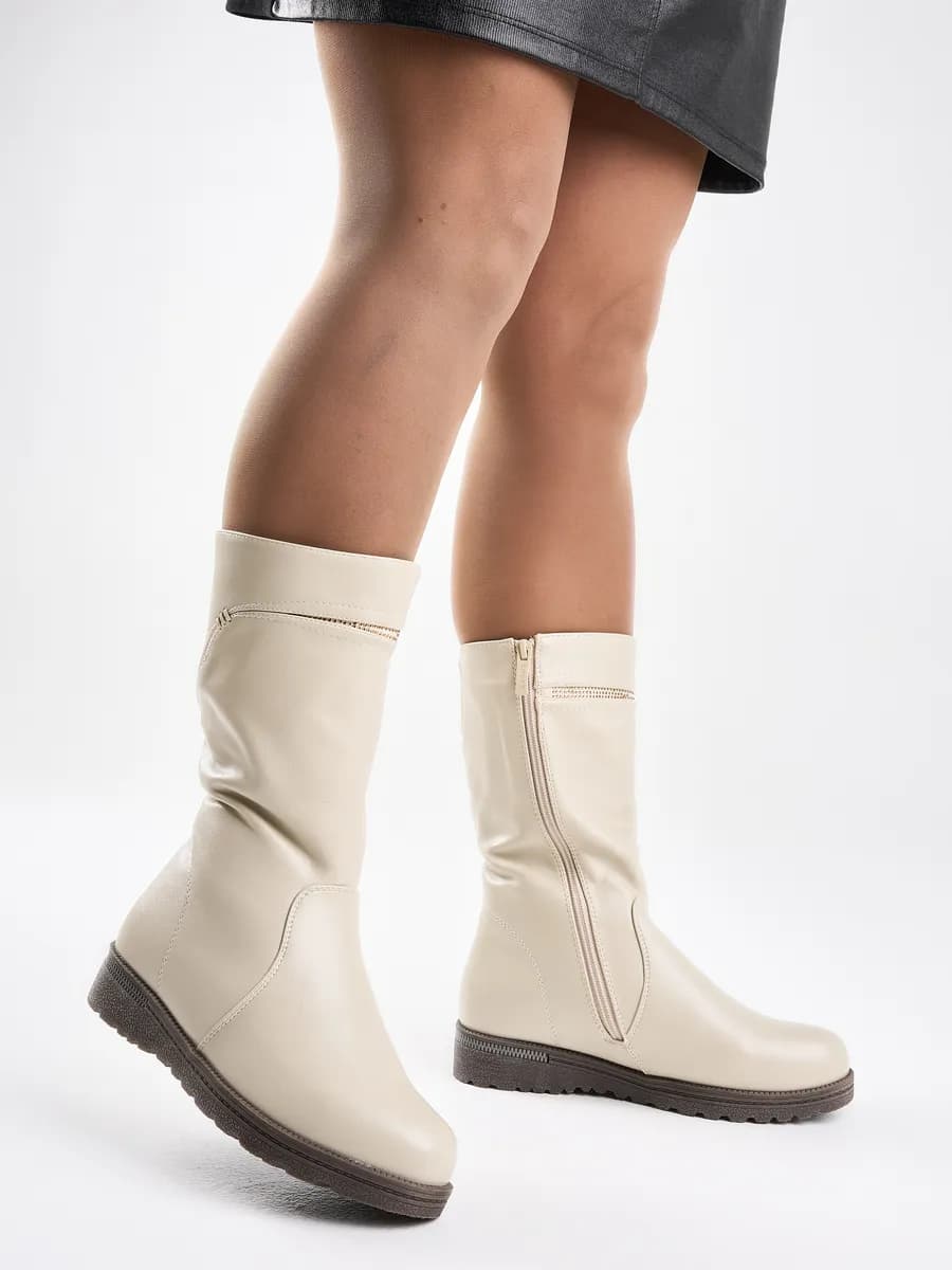 Сапоги демисезонные на танкетке