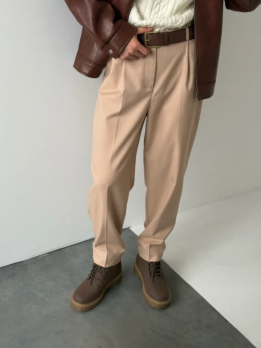 Брюки классические со стрелкой с защипами