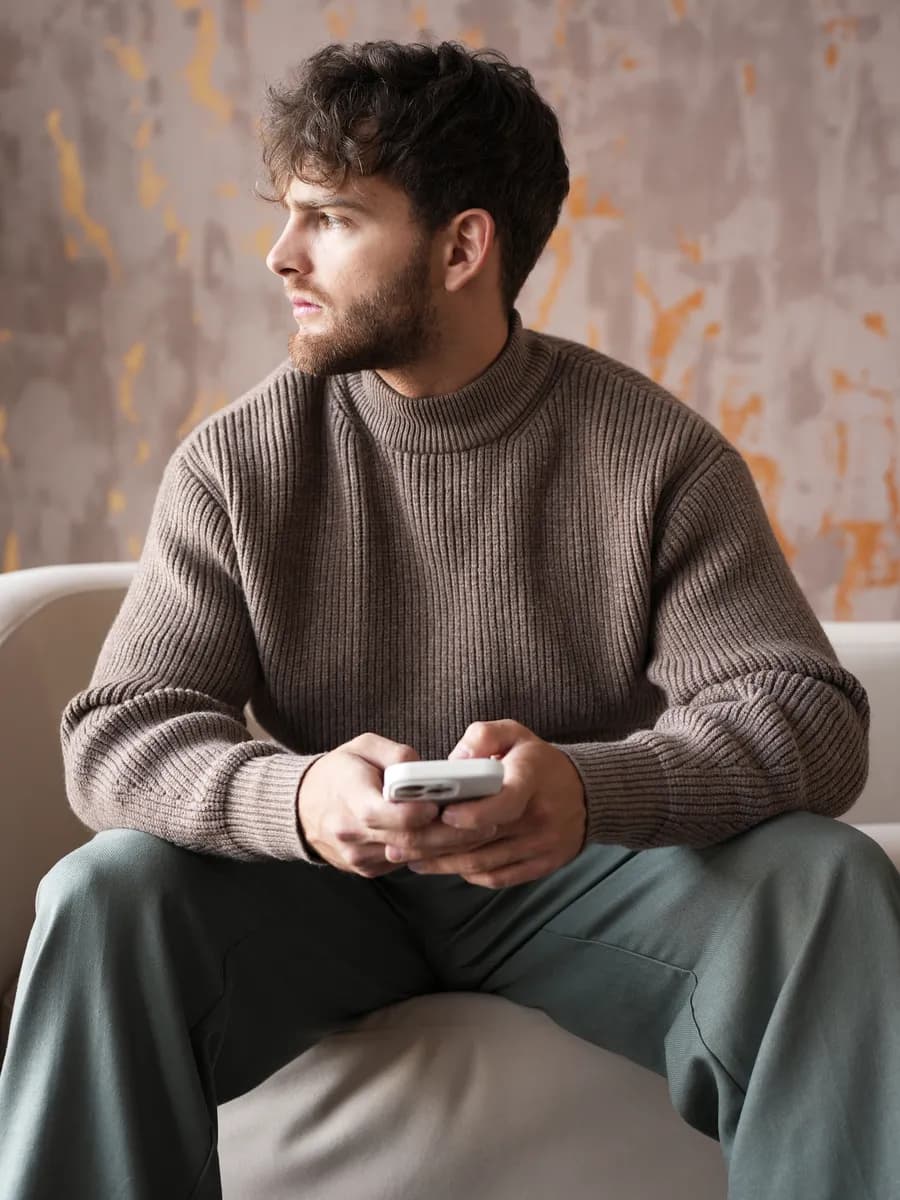 Оверсайз свитер теплый вязаный без горла