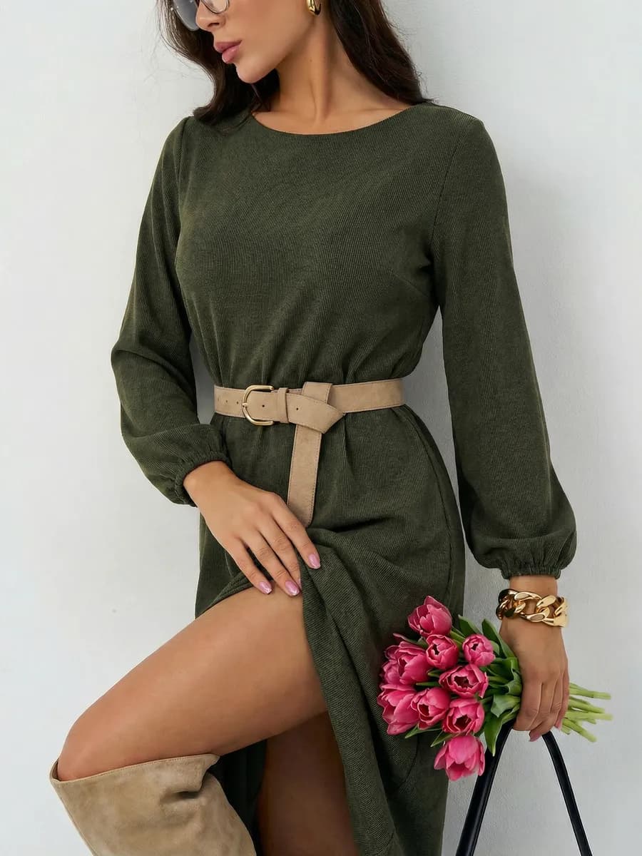 Платье вельветовое с длинным рукавом