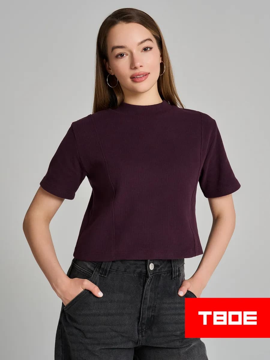 Укороченная футболка в рубчик