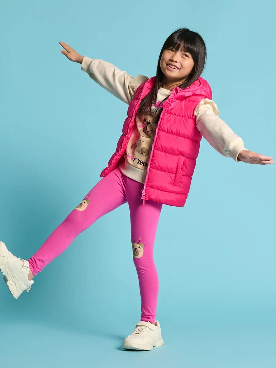 Стеганый утеплённый жилет с капюшоном