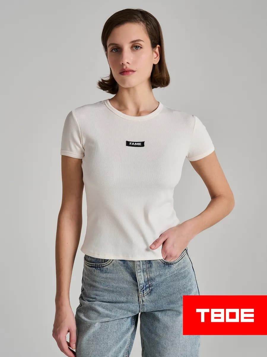 Футболка в рубчик с надписью