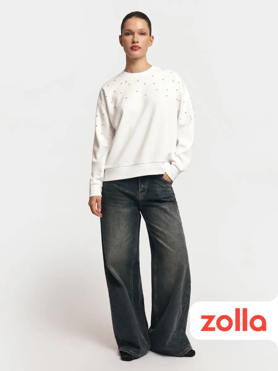 Женский объёмный свитшот со стразами