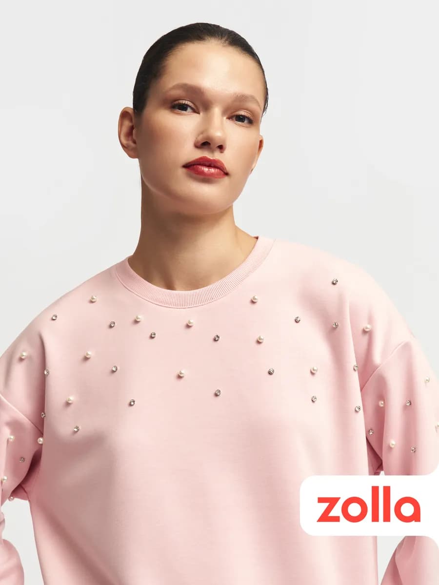Женский объёмный свитшот со стразами