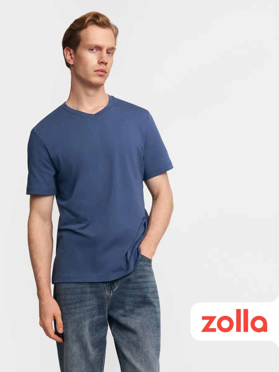 Мужская футболка из хлопка с вырезом