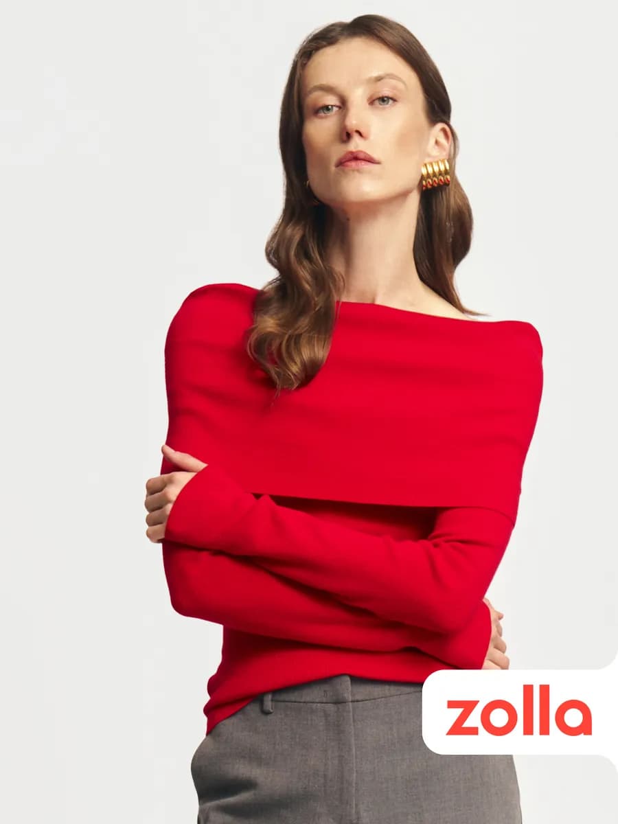 Женский джемпер с открытыми плечами