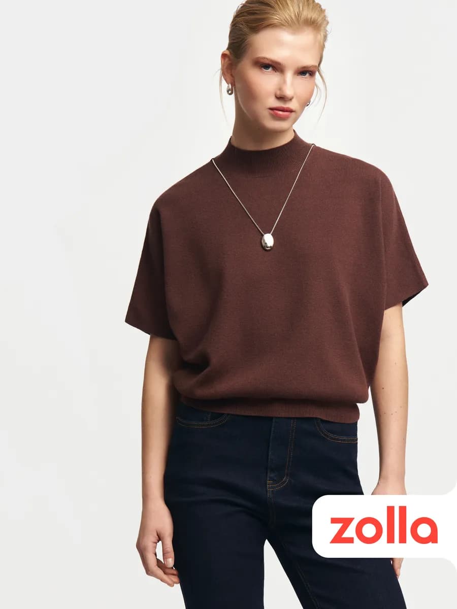 Женский джемпер с подвеской