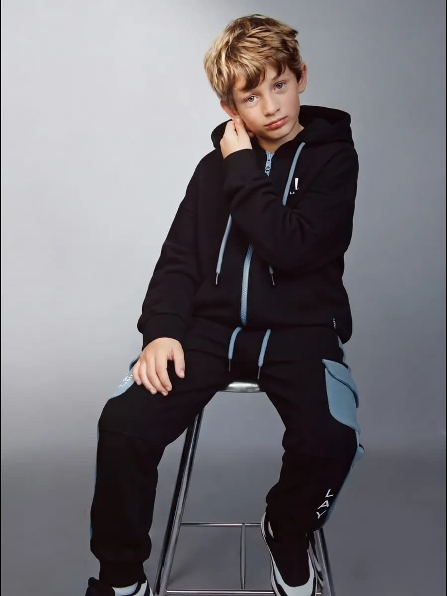 Костюм спортивный для мальчика с брюками