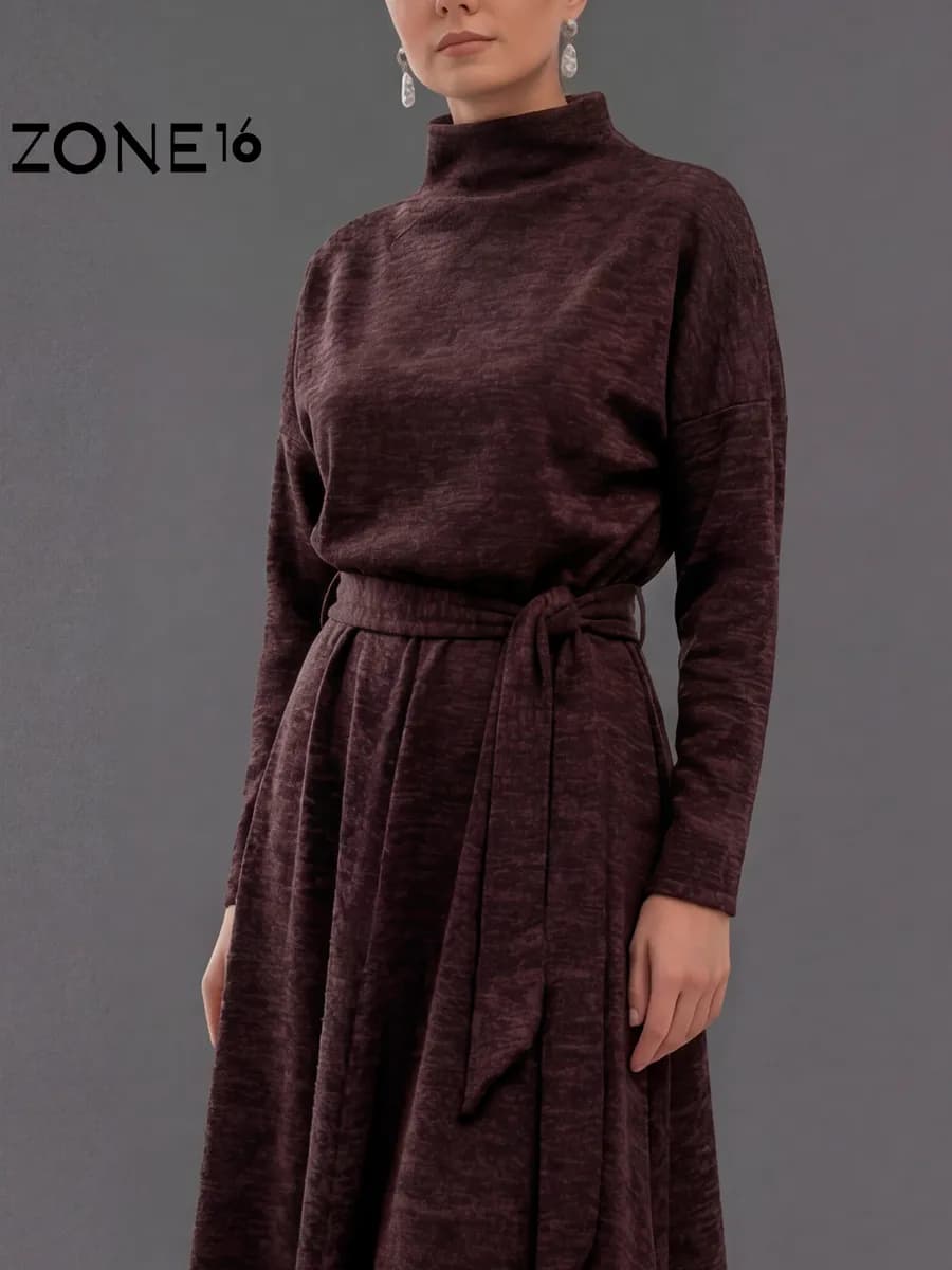 Платье миди трикотажное с длинным рукавом