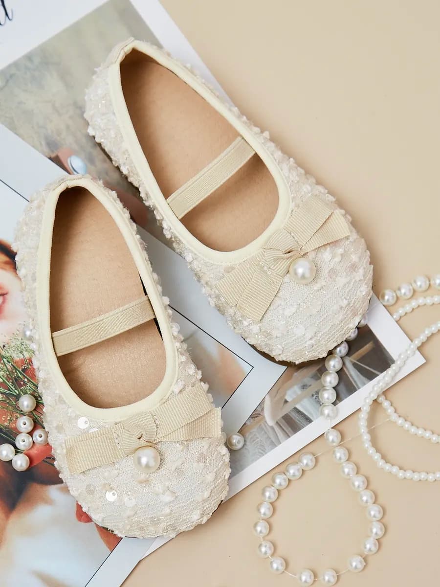 Детские туфли нарядные блестящие с ремешком