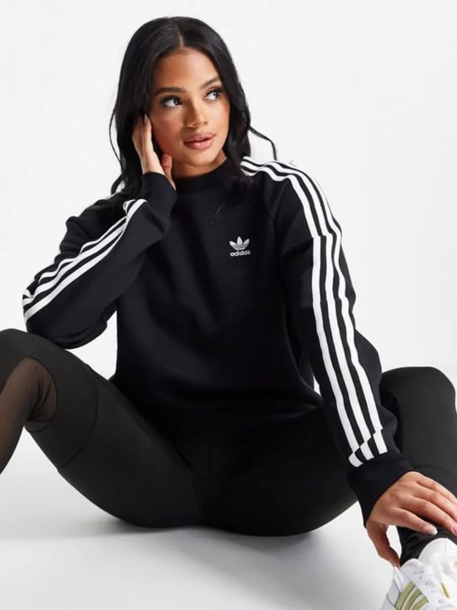 Свитшот черный оверсайз с вышивкой - фото 1