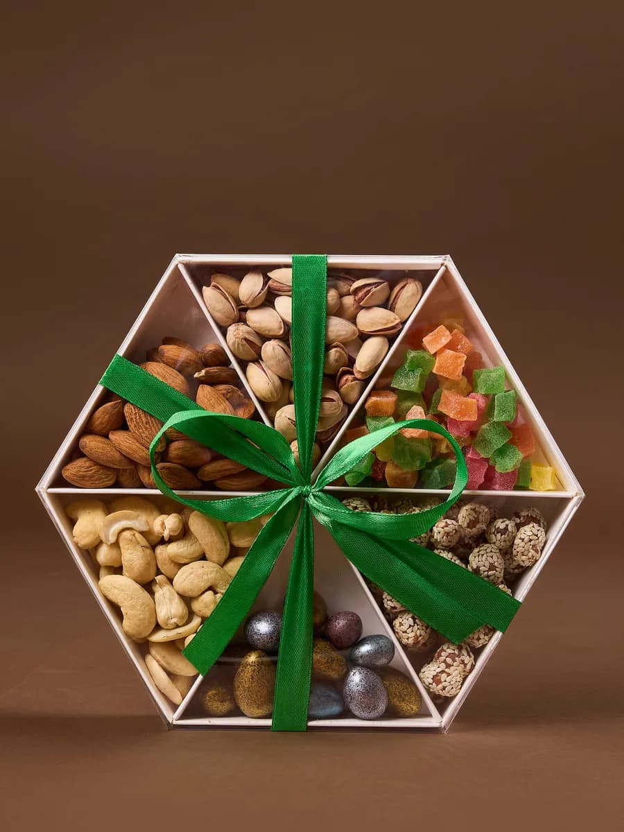 подарочный набор орехов на новый год
