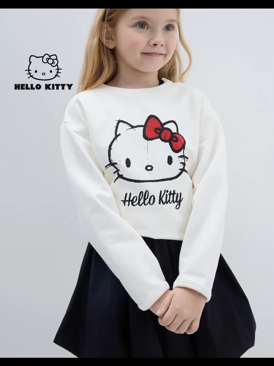 Молочный свитшот oversize с принтом Hello Kitty и начёсом
