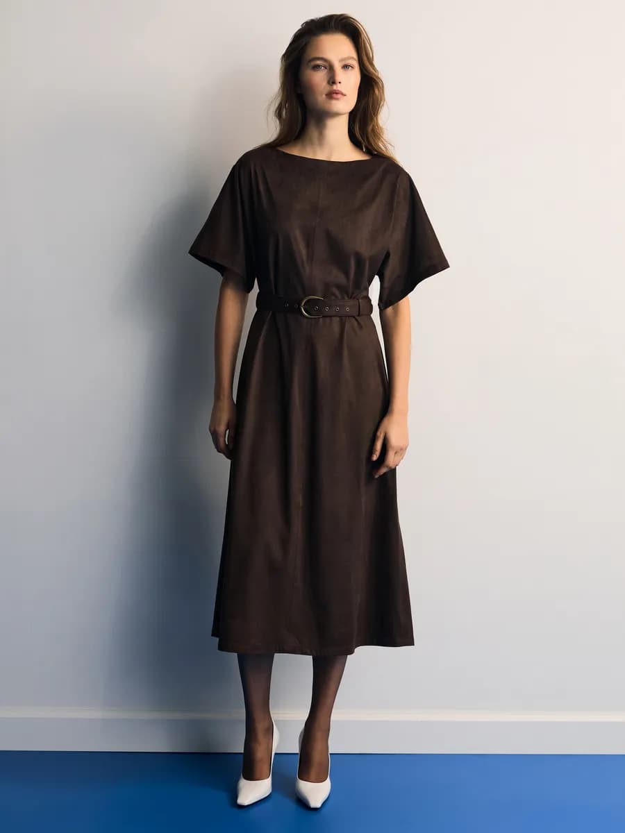 Платье миди больших размеров с поясом из искусственной замши