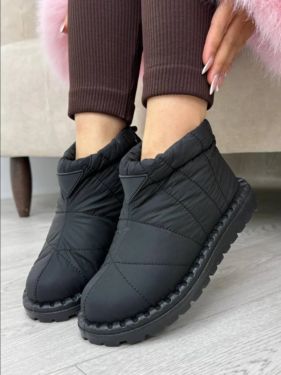 Зимние угги непромокаемые с мехом нескользящая подошва