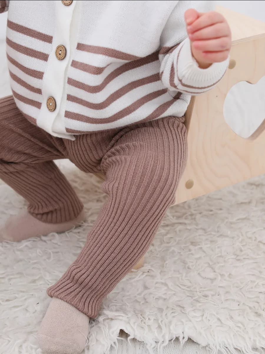 Вязаные штанишки для малыша