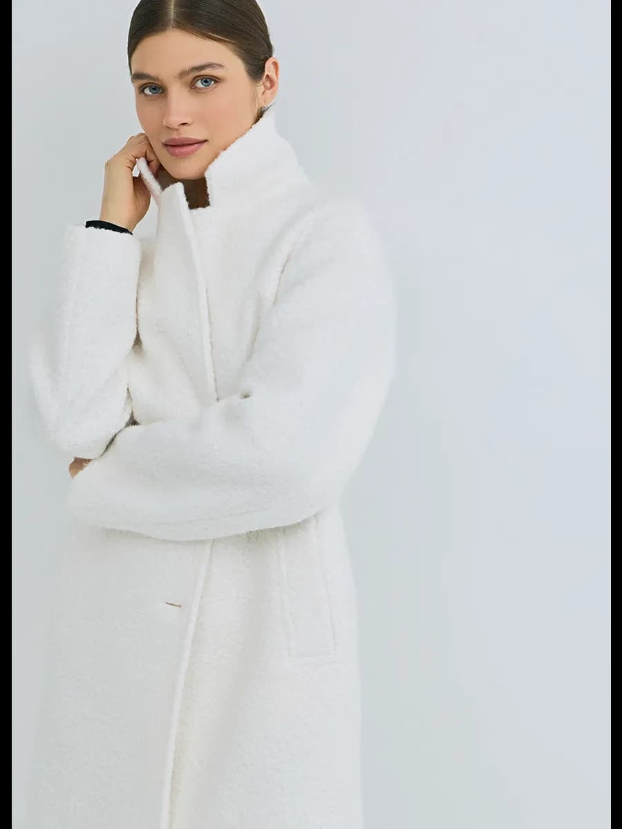 Пальто бежевое