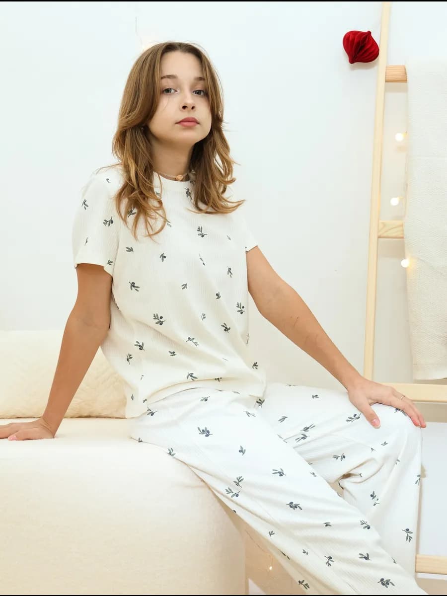 Пижама подростковая со штанами и футболкой в рубчик