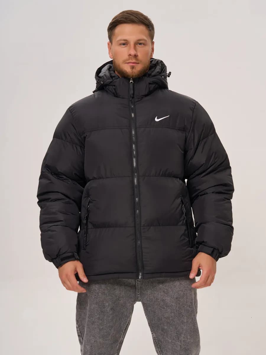 Пуховик зимний с капюшоном черный