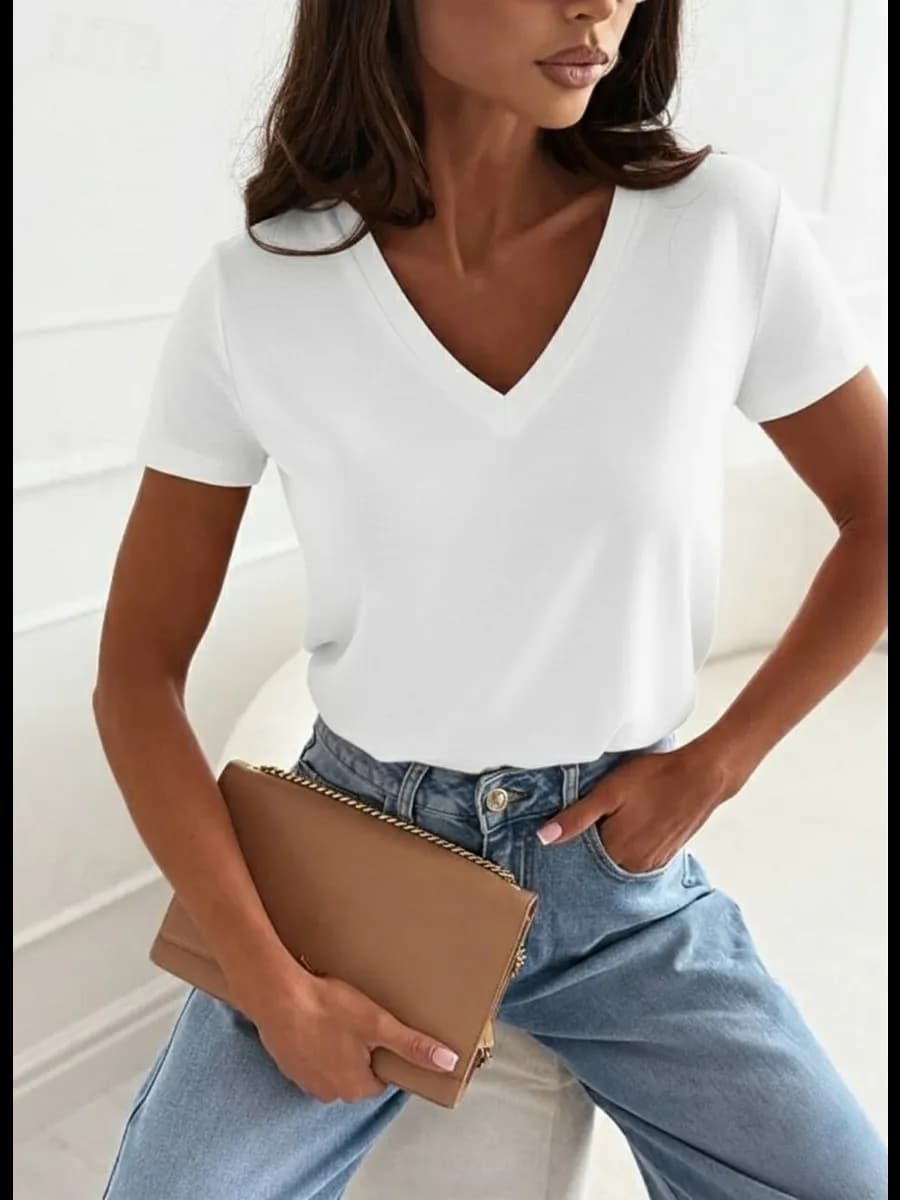 Футболка хлопковая с V-образным вырезом