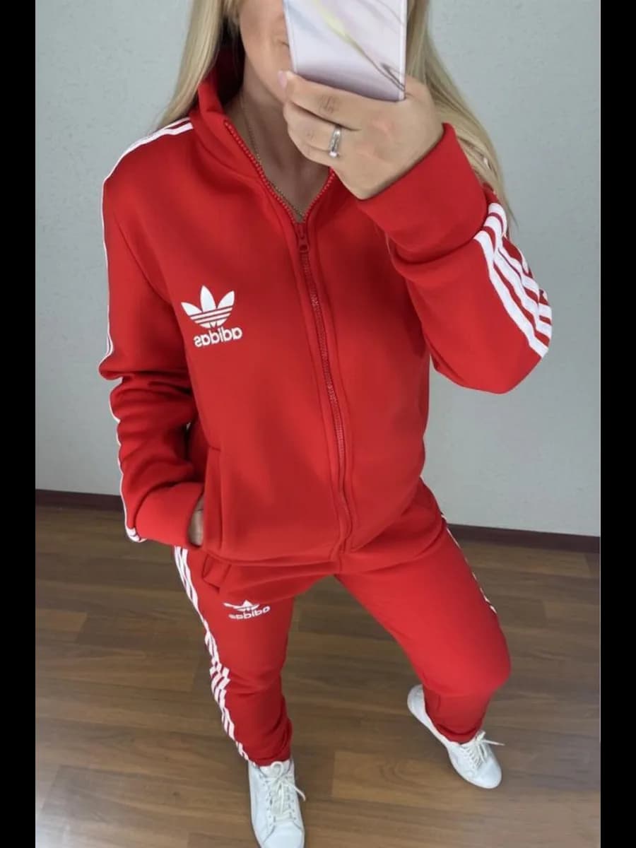 Костюм спортивный
