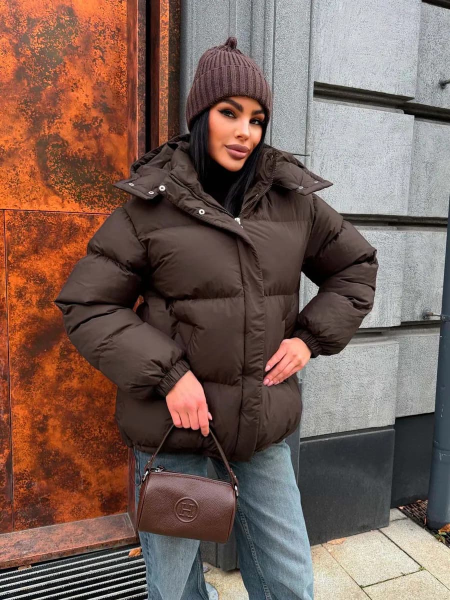 Куртка осень зима с капюшоном удлиненная