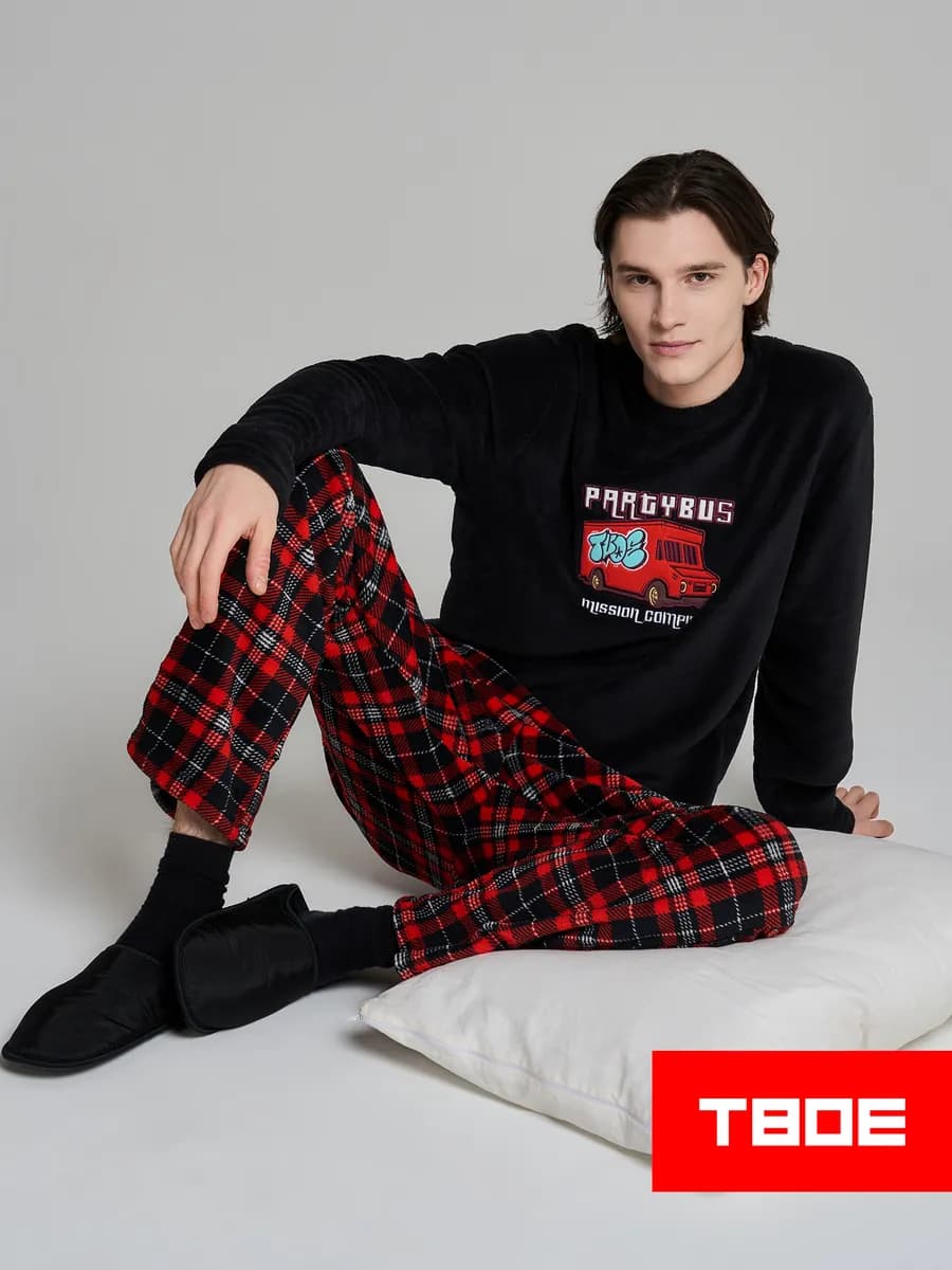 Пижама плюшевая с вышивкой и штанами