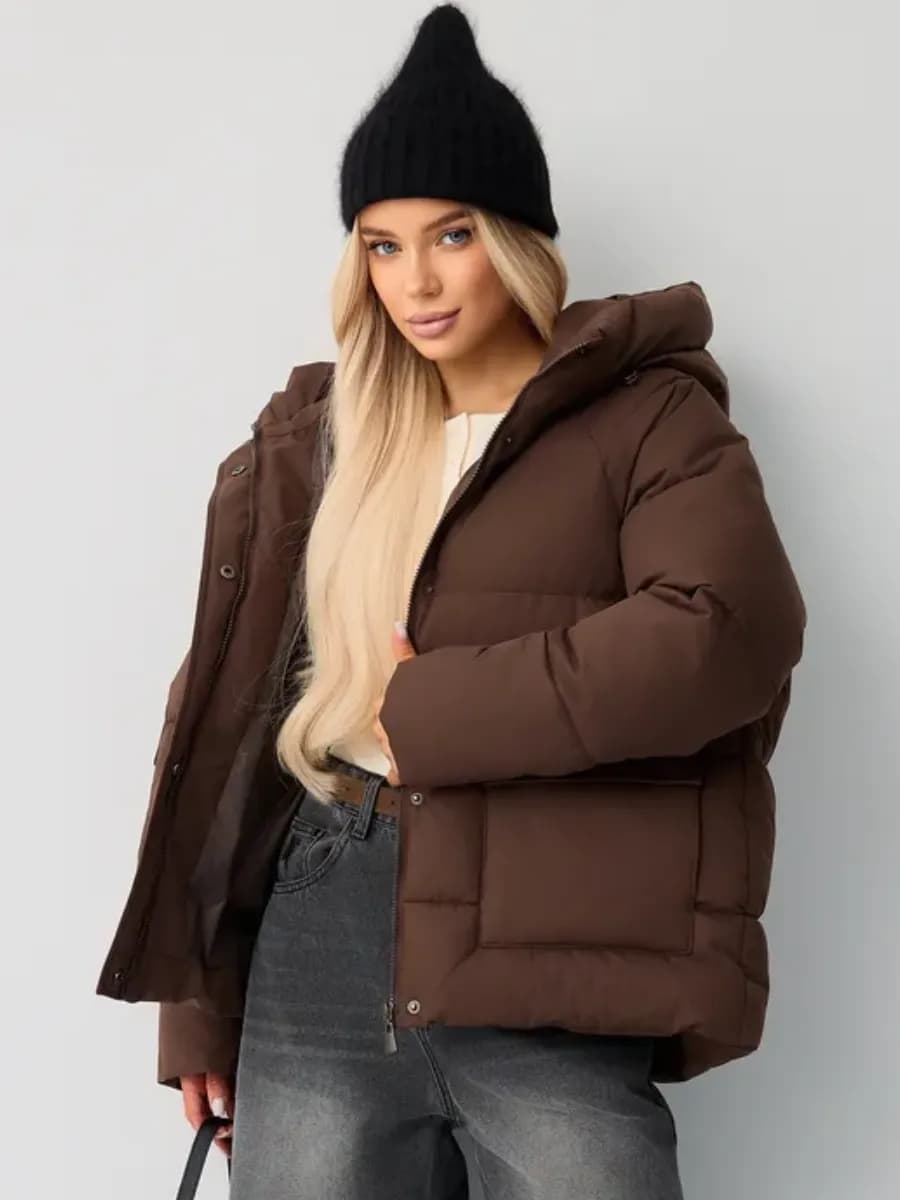 Куртка зимняя с капюшоном короткая