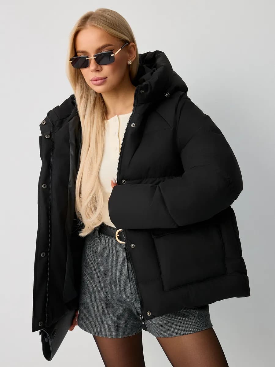 Куртка зимняя с капюшоном короткая - фото 1