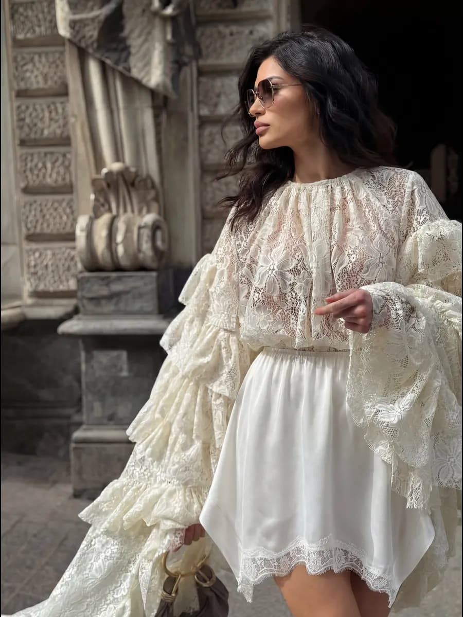 Юбка шелковая мини в бельевом стиле с кружевом