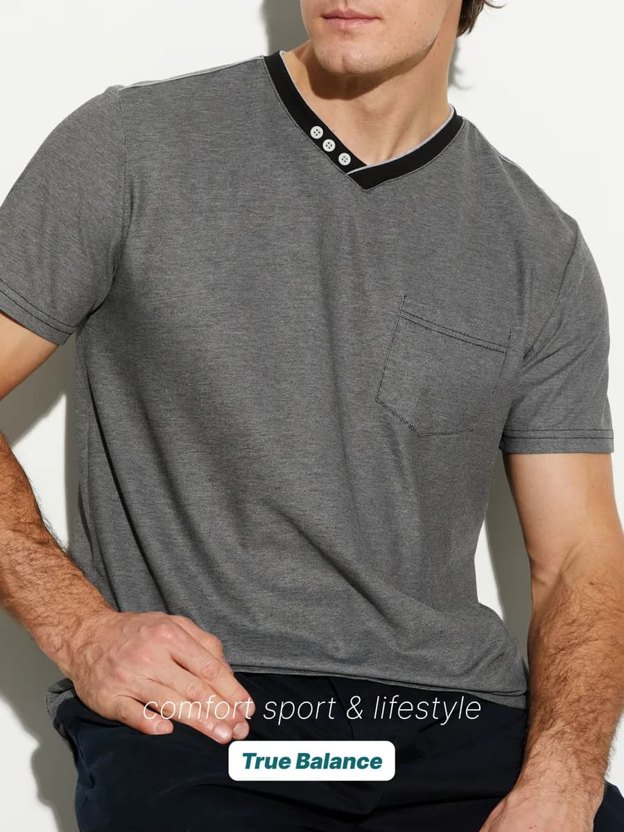 Футболка мужская с V вырезом