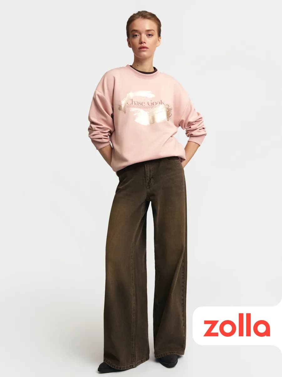 Женский свитшот с принтом на груди